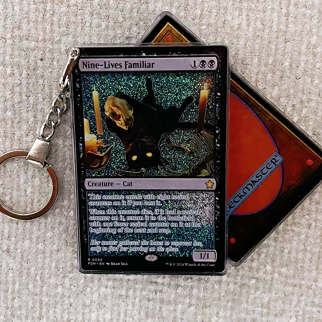 Nine-Lives Familiar Magic the Gathering Card Quicksand Keychain
